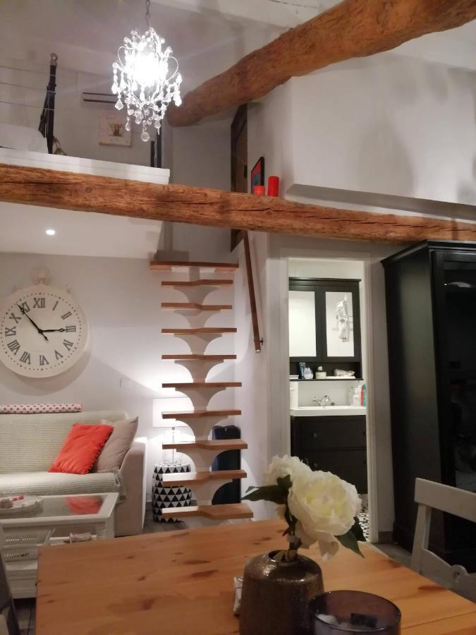 Traverse Du Vieux Chateau Ментона Экстерьер фото